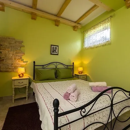 Appartement Sobe Gora Posedarje